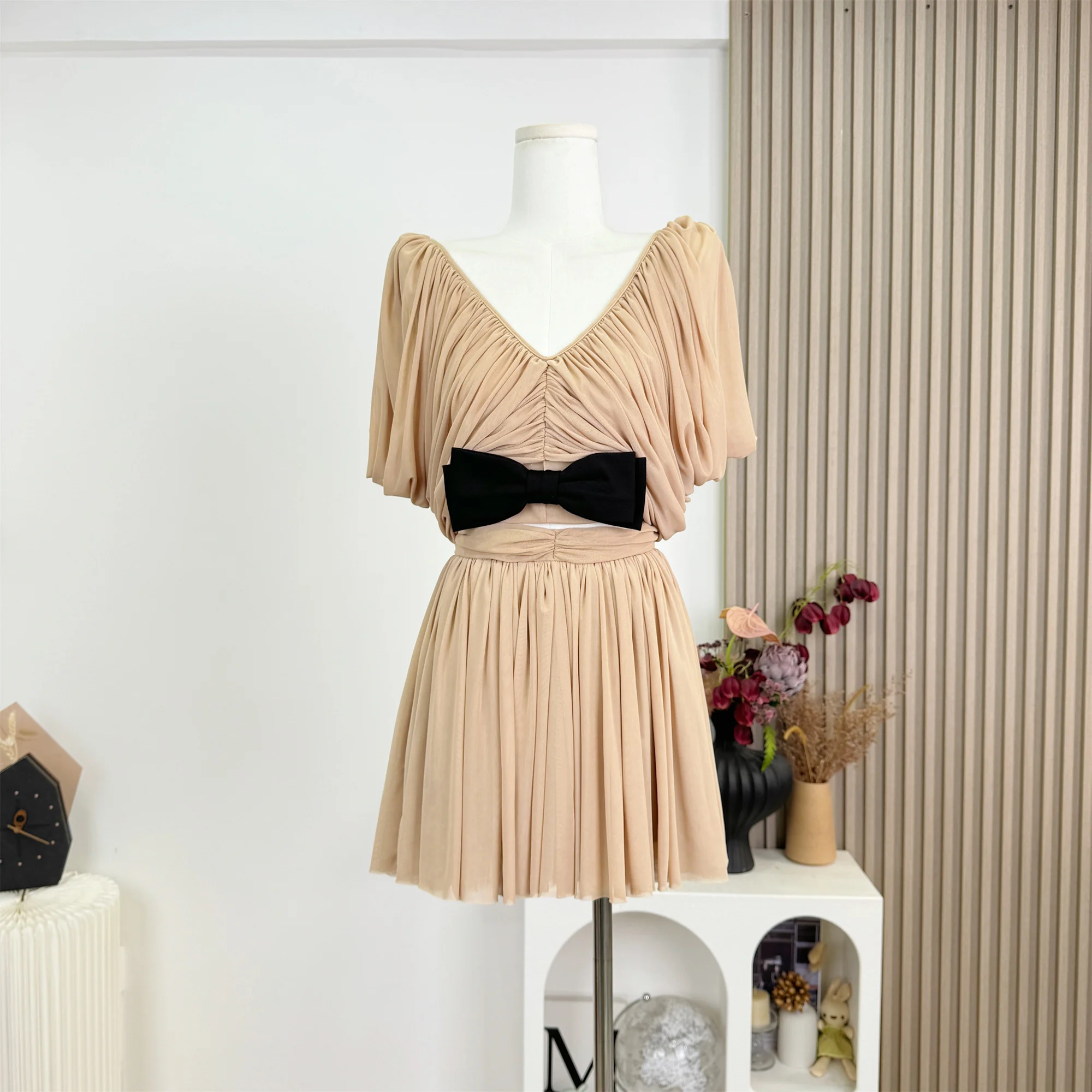 

Women's French Deep V Short-sleeved Top + Pleated Short Skirt Two-piece Set Skirt Set for Women Elegant 2025