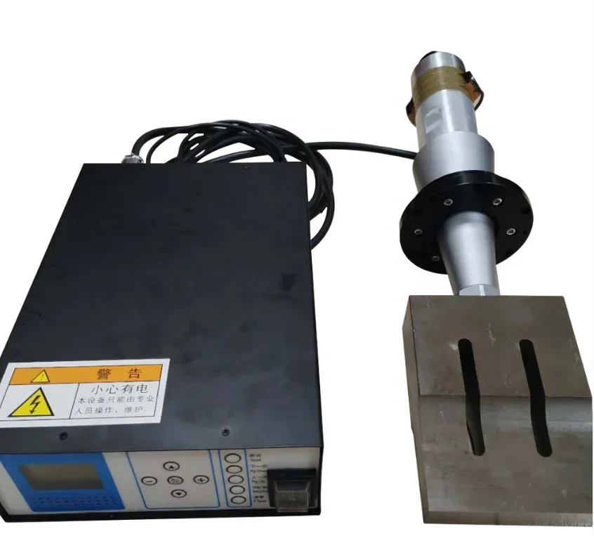 New 15K 20K 2000W Ultrasonic Welding Transducer Machine Horn Automatic Frequency Tracking Digital Ultrasonic Generator Automatic