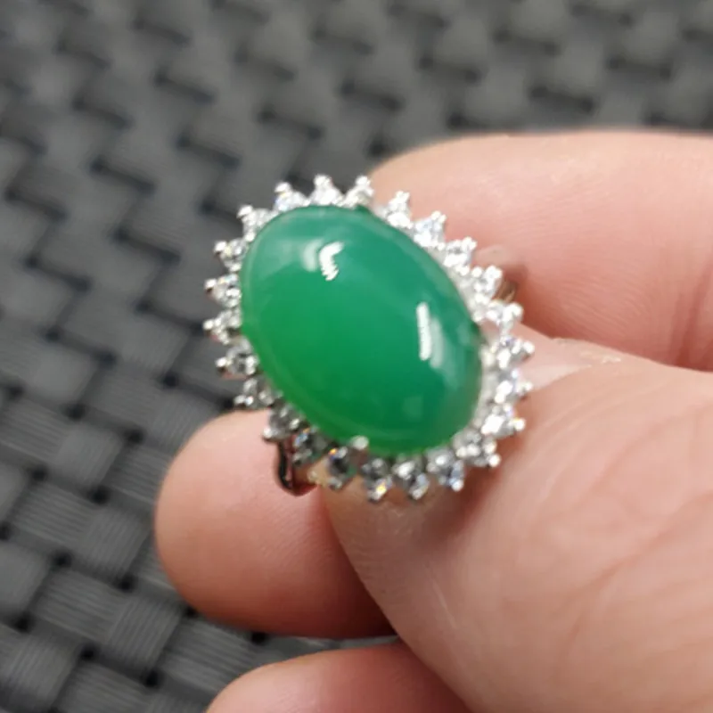 Jade Ring Ice-like Green Chalcedony Egg Surface Ring Green Chalcedony Diamond-Studded Ring Green Agate Open Mouth Ring