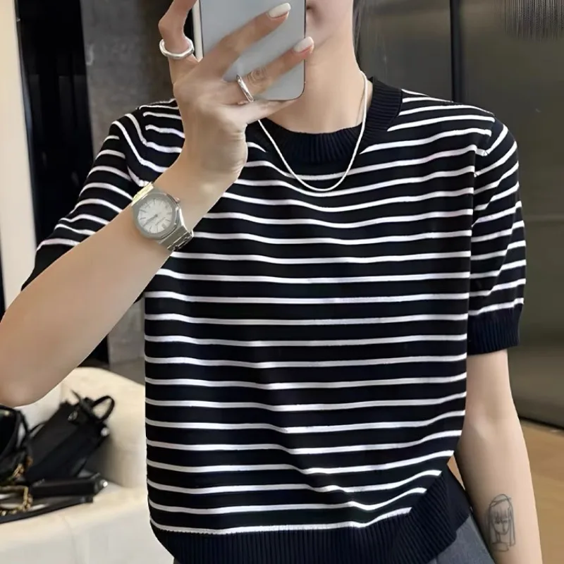 Early Spring Stripe Knitted Women\'s Short Sleeved 2024 New Pullover Round Neck Loose Fashion Fashionable Short Knitted Tops