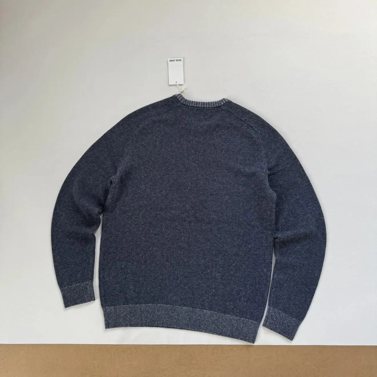 سالسا جينز سترة محبوكة مطرزة من مزيج الصوف برقبة دائرية