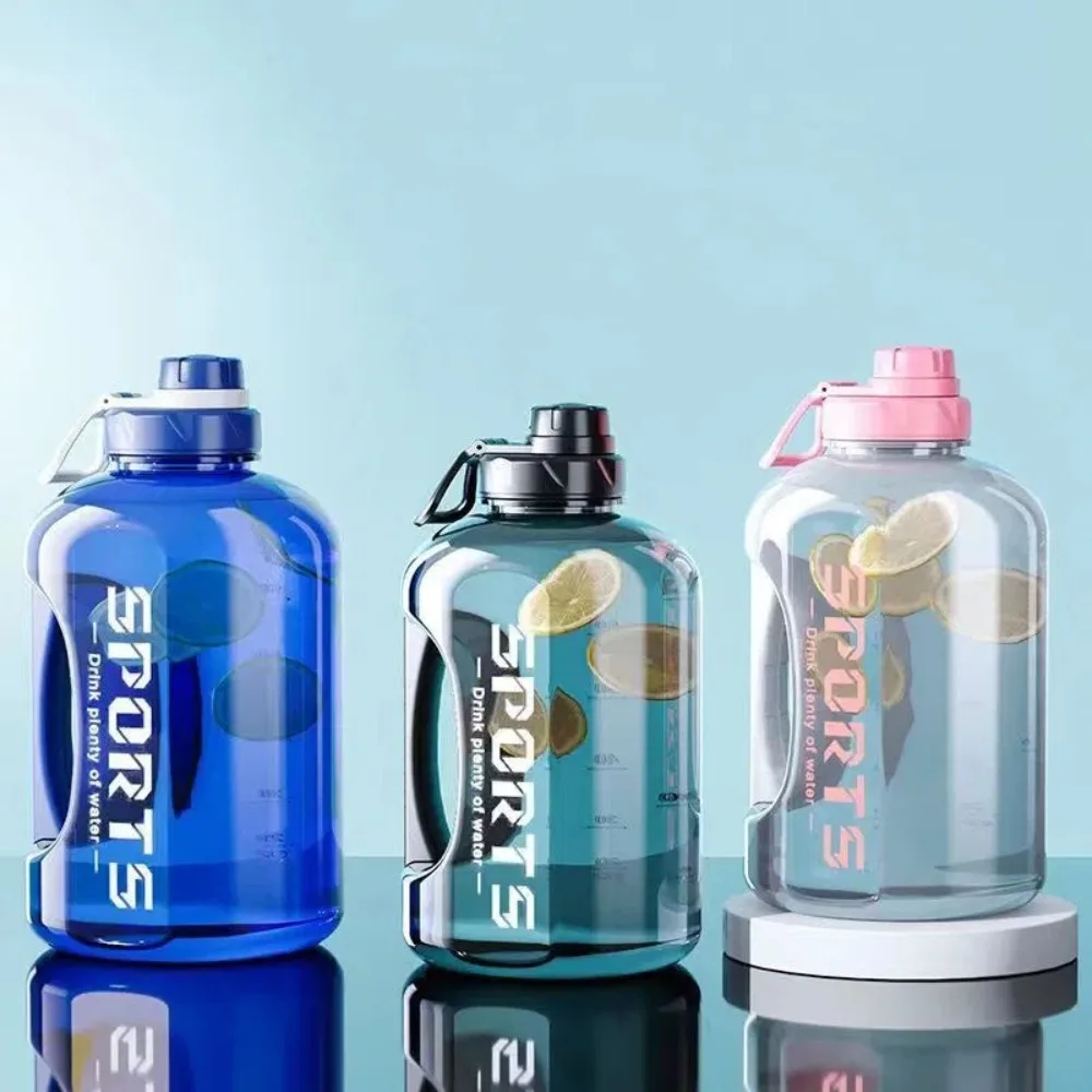 

Outdoor 1.8L/2.8L Large Capacity Water Bottle Portable Leakproof Sports Water Cup Plastic with Handle Big Belly Cup for Camping
