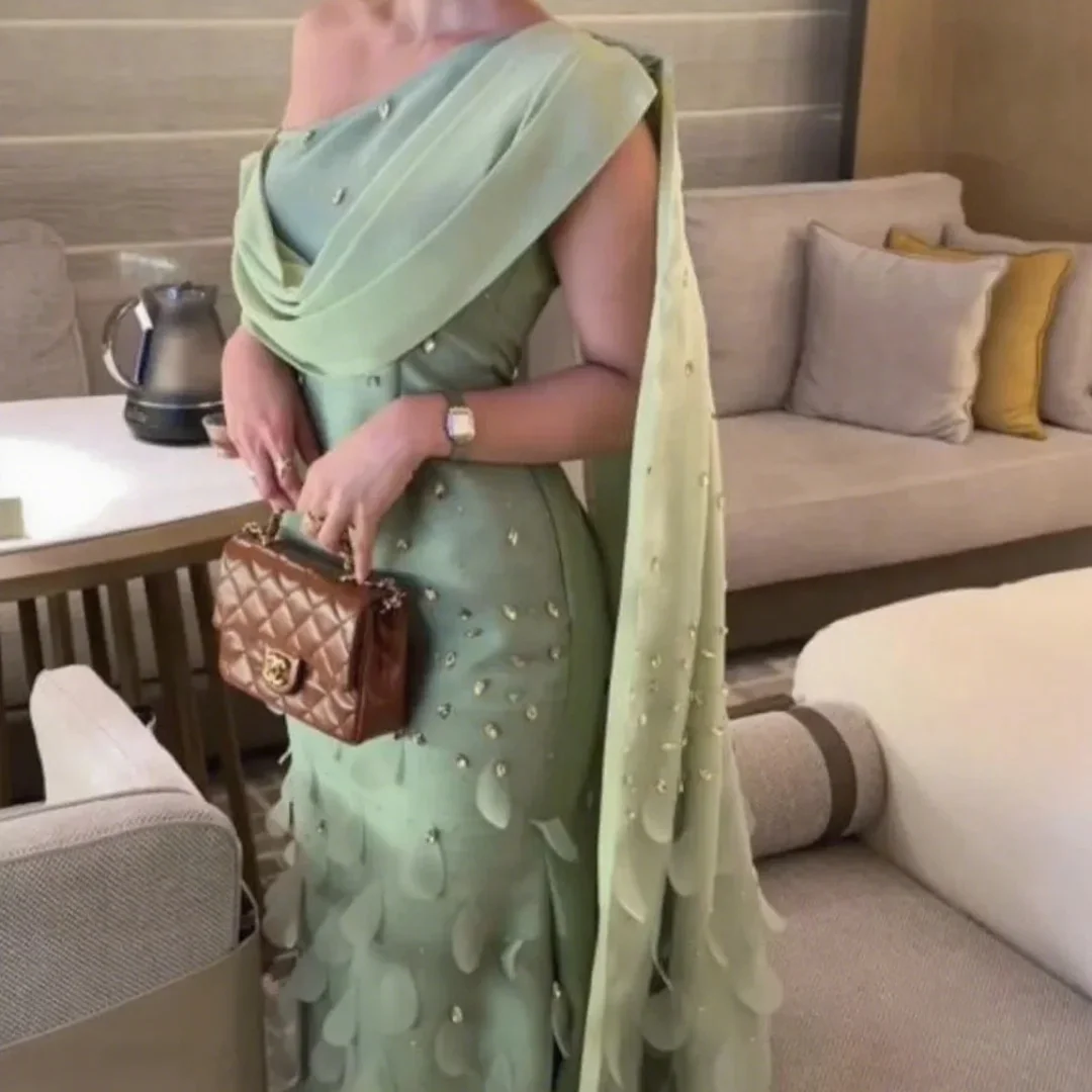 Saudi-arabisches formelles Partykleid für Damen, grüne Meerjungfrau, langes Abendkleid, Applikationen, Kristall, trägerlos, individuelles Kleid