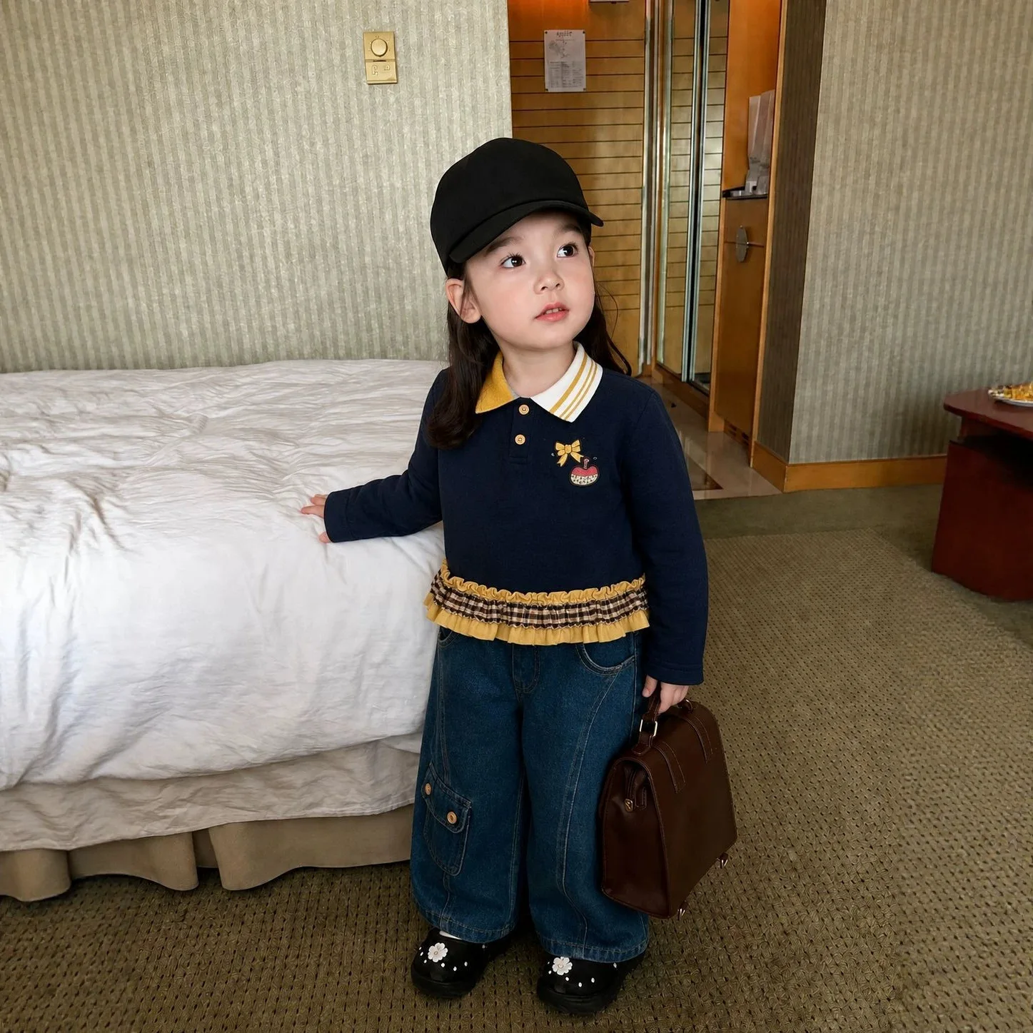 Girls 2026 Designalbe Fall 2026 Korean Stylish Contrast Collar Lace Long Sleeve T Shirt Kids Trendy Jeans Trendy