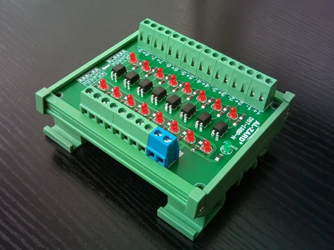 8 Way Photoelectric Isolation Module PLC Signal Level Voltage Conversion Board NPN Output DST-1R8P-N OC