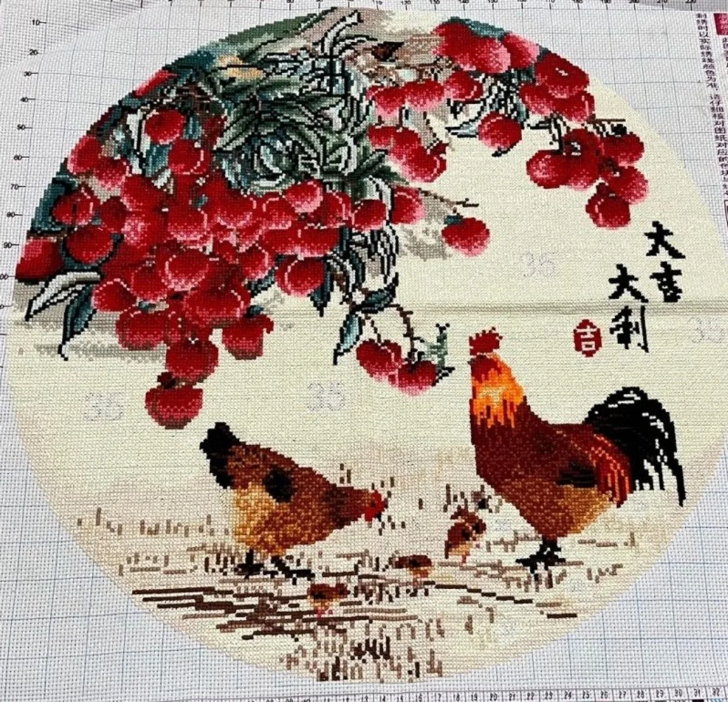 [finished product] Handmade cross stitch exquisite embroidery worker lychee finished product Great Lucky Chicken 56 * 56 cm