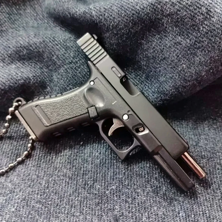 1:3 G17 Pistol Model Metal G17 Mini Toy Gun Detachable DIY Semi-alloy Keychain Pendant Ornaments Children's Toy