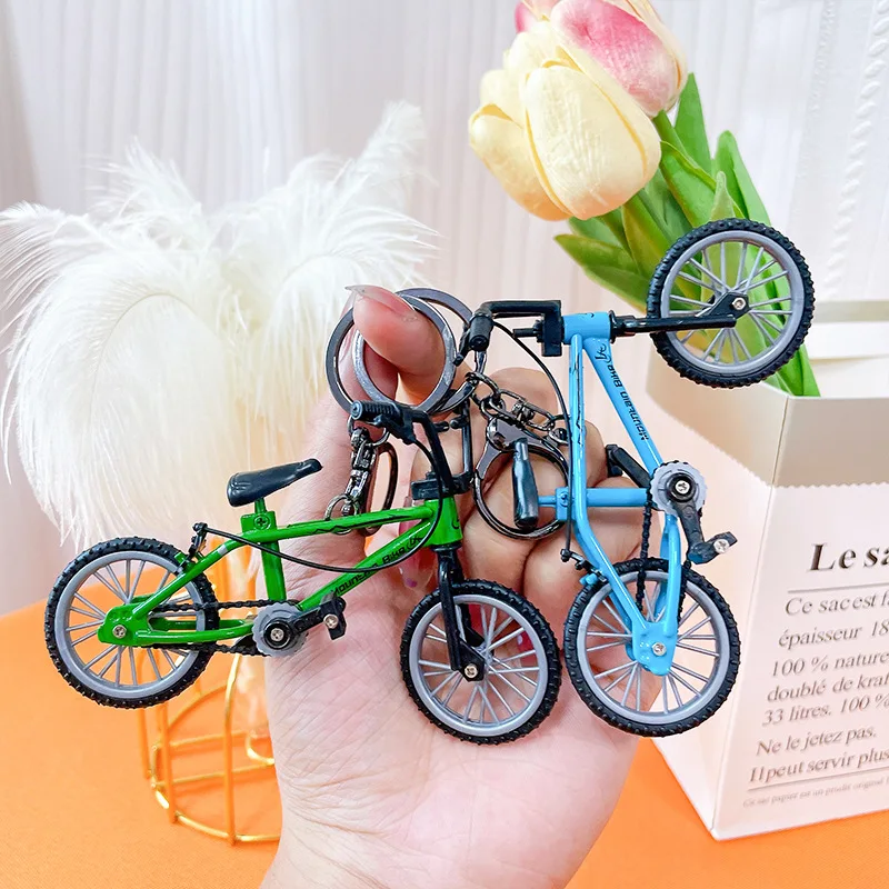 Alloy Model Bicycle Keychain Mini Diecast Metal Finger Mountain Bike Bag Pendent Key Chain Toy Gift for Children Men Collector