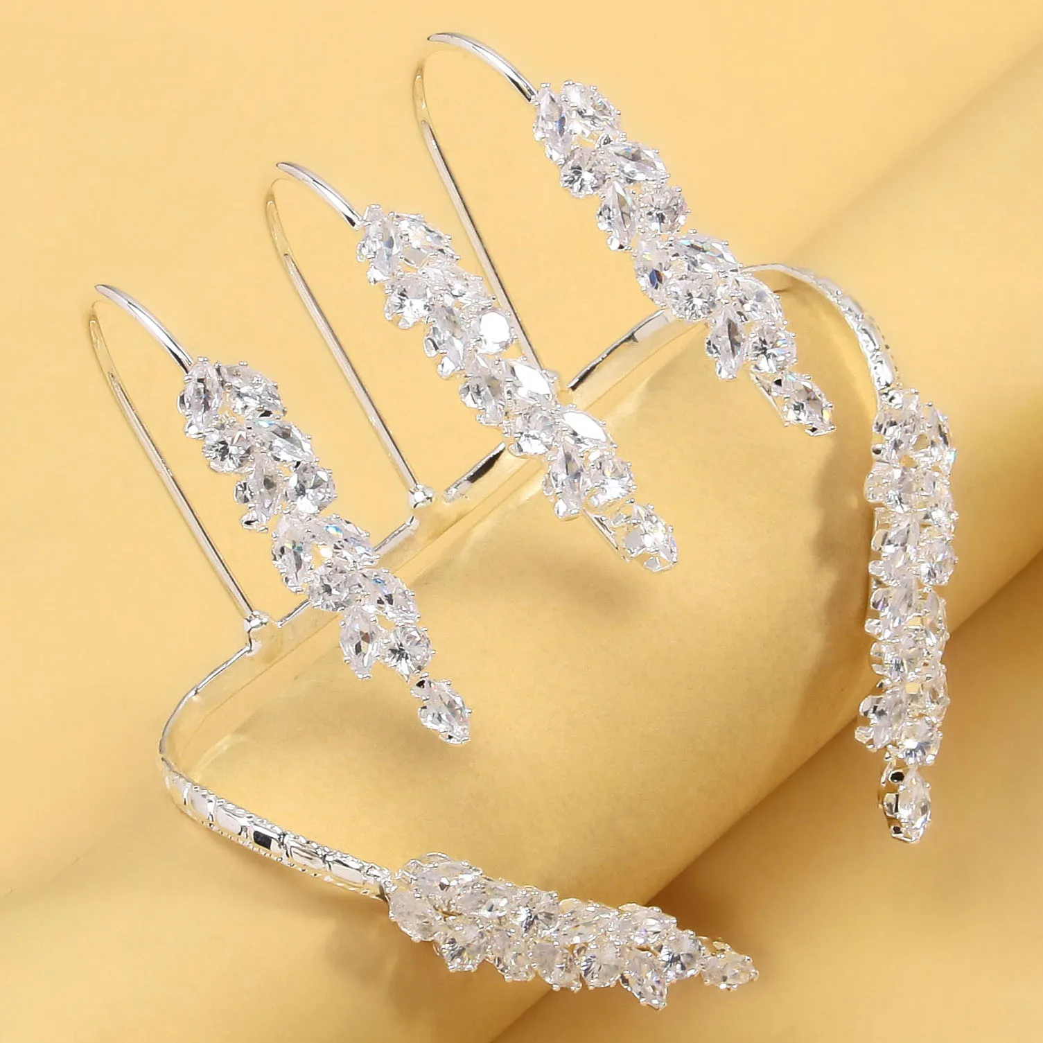 Fashion Luxury Zirconia Leaf Bracelet Jewelry Women Personality Dance Party Fashion Adjustable Hand Finger Accessories Hot Sale