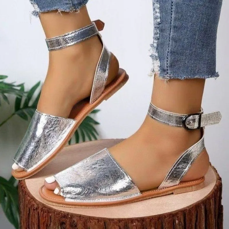 

Women's Sandals Summer 2026 Plus-size 43 Fashion Silver Flat Sandals Woman Luxury Lightweight and Comfortable Buckle Beach Shoes