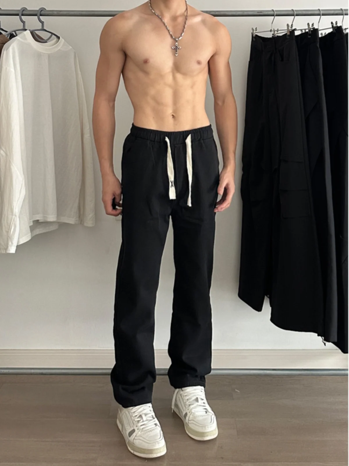 

Черные удлиненные джинсы свободного кроя с прямыми штанинами, модные, в подростковом стиле, с эластичным поясом, американские брюки-микро-клеш для мужчин