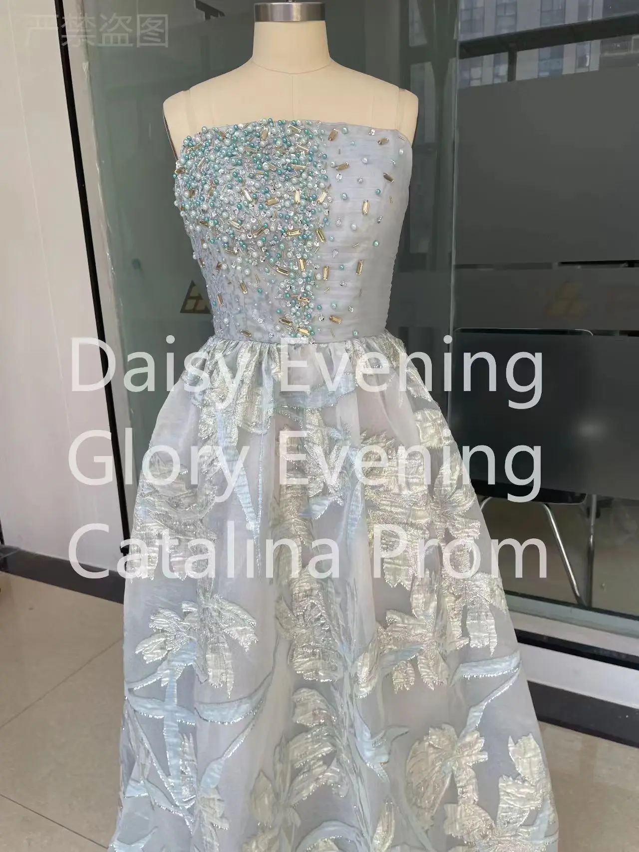 A-Line Strapless Beadings Evening Dresses vestidos de gala Beaded Sleeveless Floor Length Prom Dresses Saudi Arabia Customized