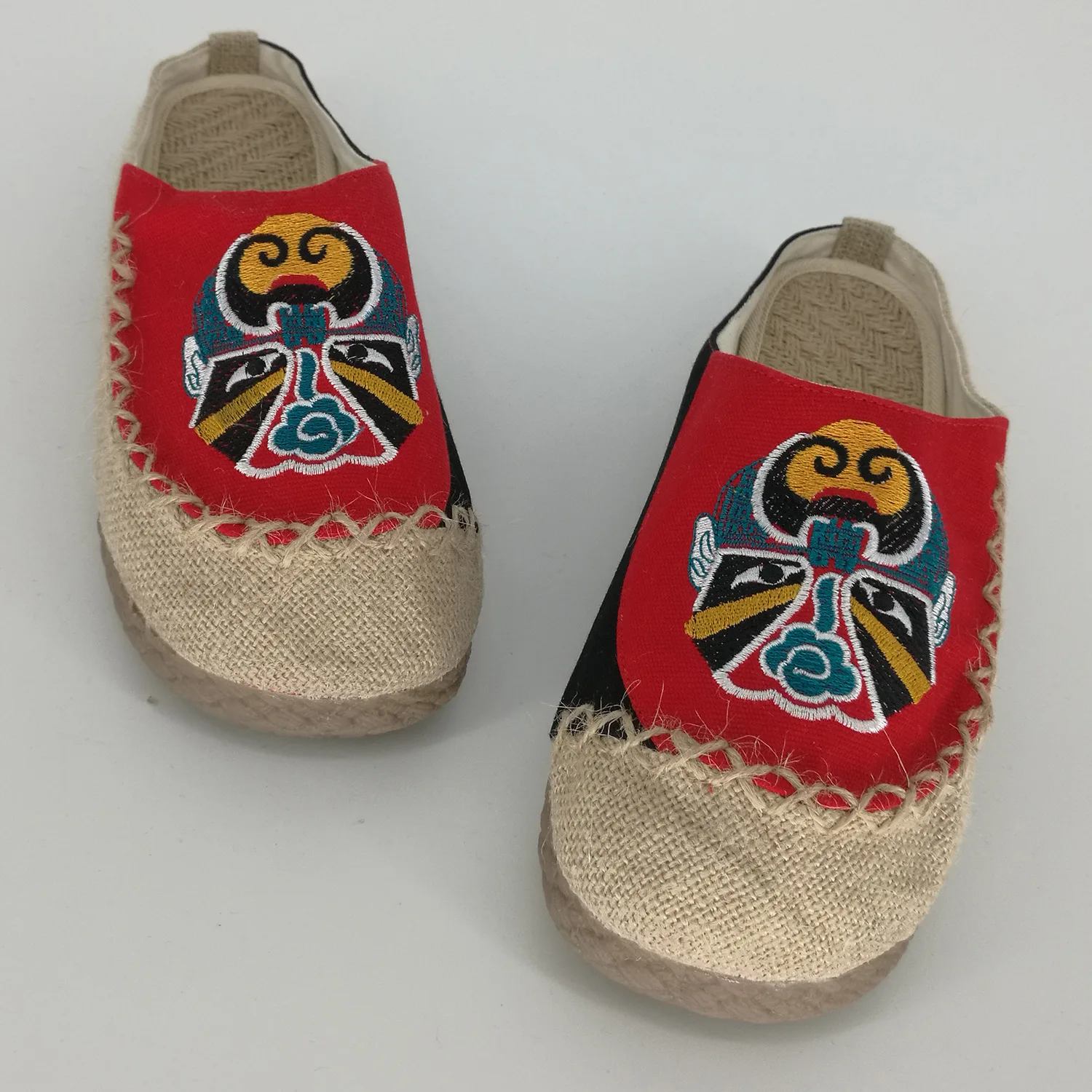 

Unisex China national Embroidered acial Slippers makeup Beijing Opera Pattern Shoes Spring autumn Holidays cloth slipper