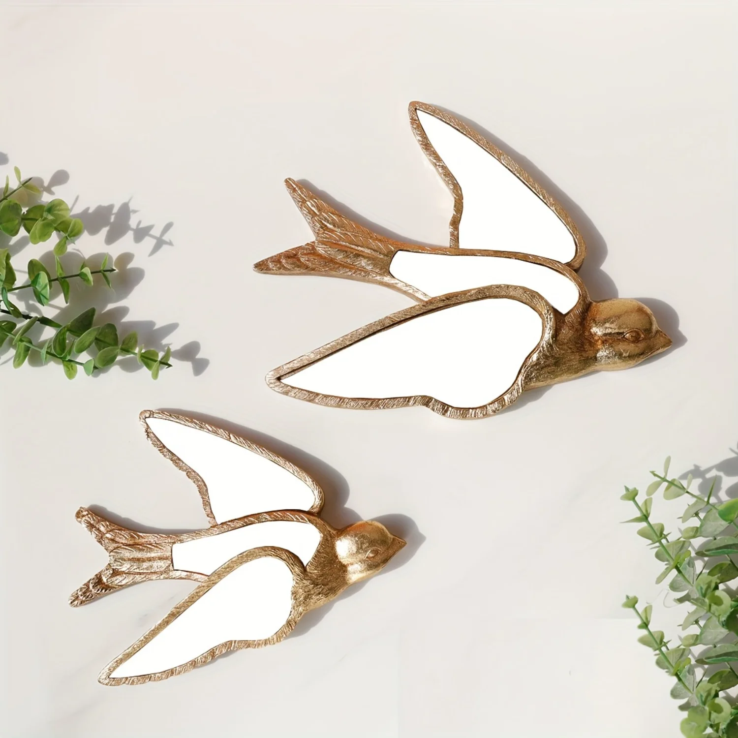 Rustic Swallow Wall Mirror - Vintage Resin Decor, High-Definition Reflection for Wall & Vanity - Durable & Charming, Ideal for B