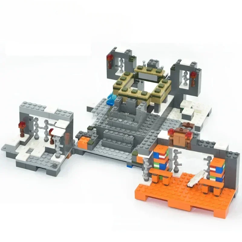 704pcs Building Blocks Designer The Illager Raid Base Adventure The Skull Arena Bricks Toys