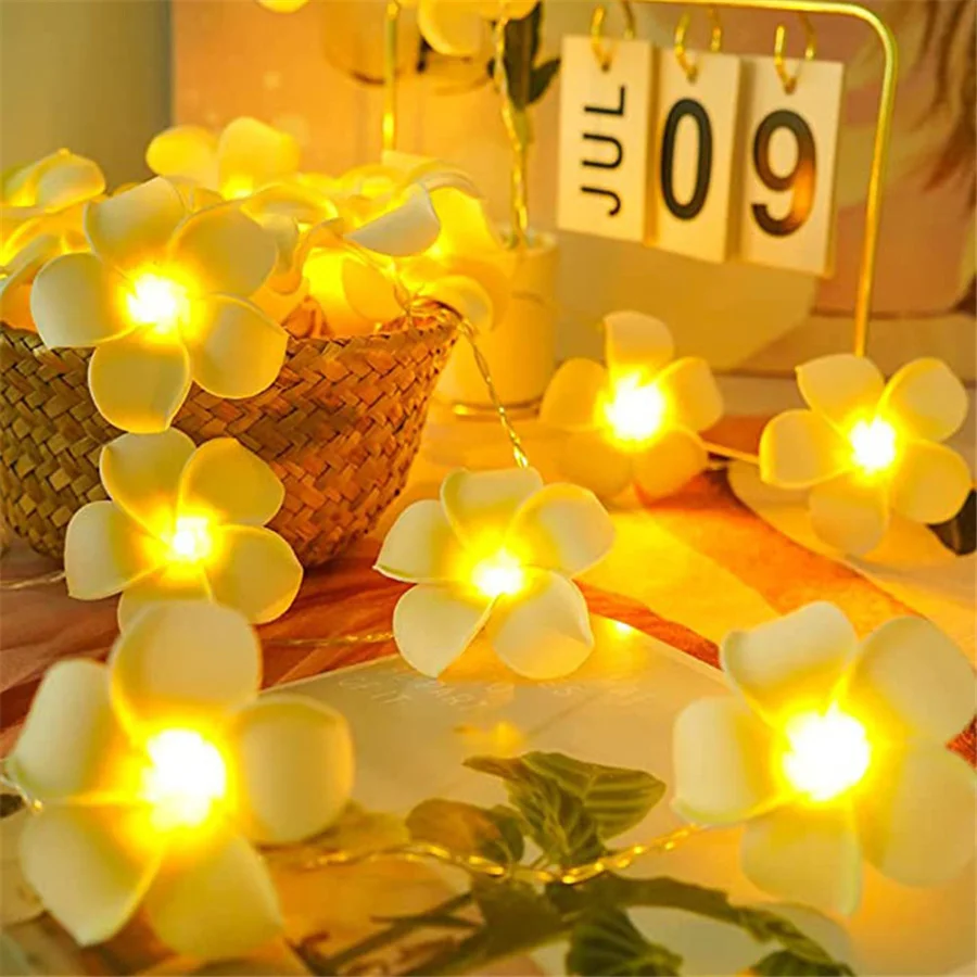 Tirvose 3M/6M LED Foam Plumeria Flower Fairy String Lights Bateria Powered Luzes de Natal Garland para a decoração do casamento do partido