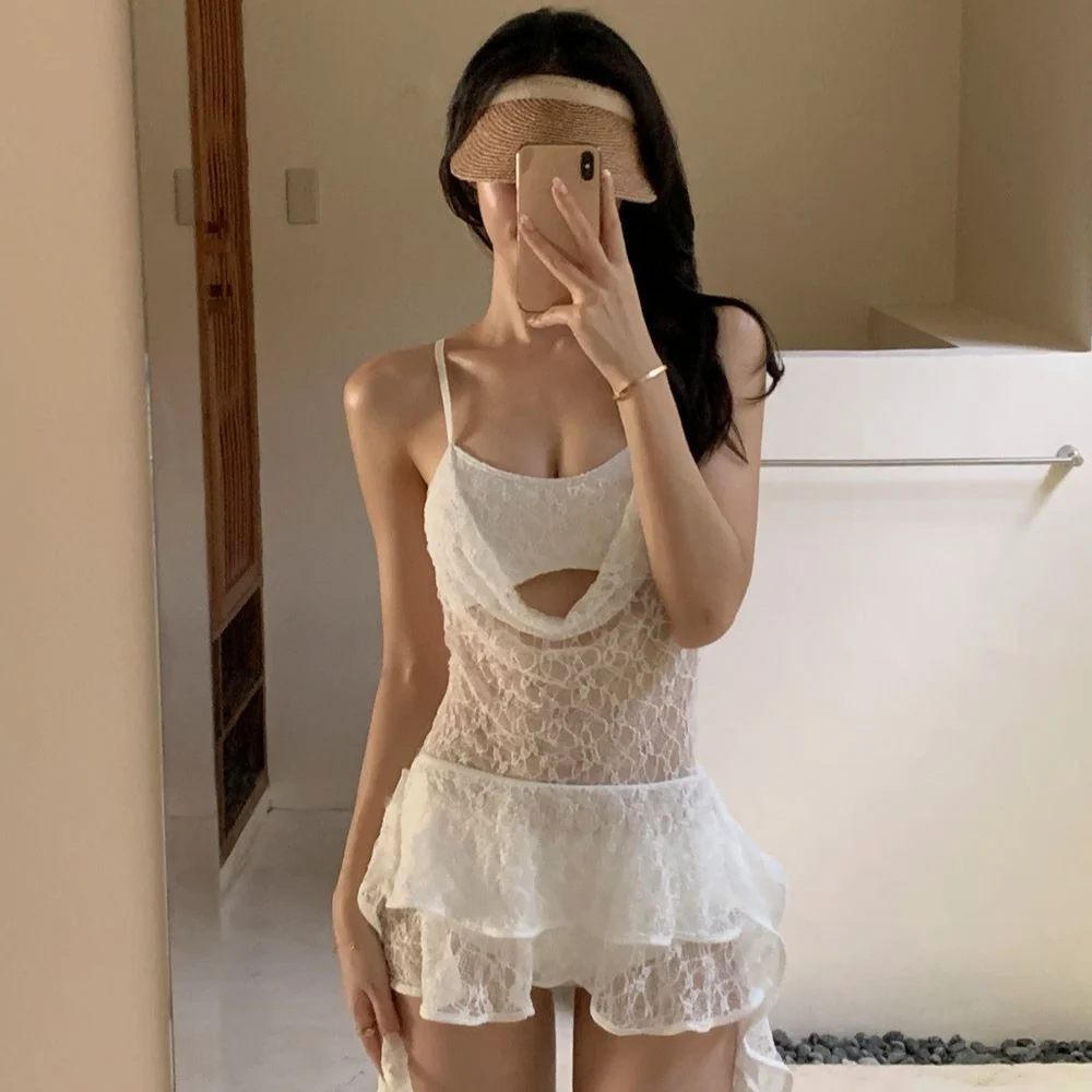 

Сексуальный кружевной слитный купальник 2026 года для женщин: белый, с вырезами, утягивающий, для термальных источников, отдыха и отпуска. Модель Pure Desire Sle.