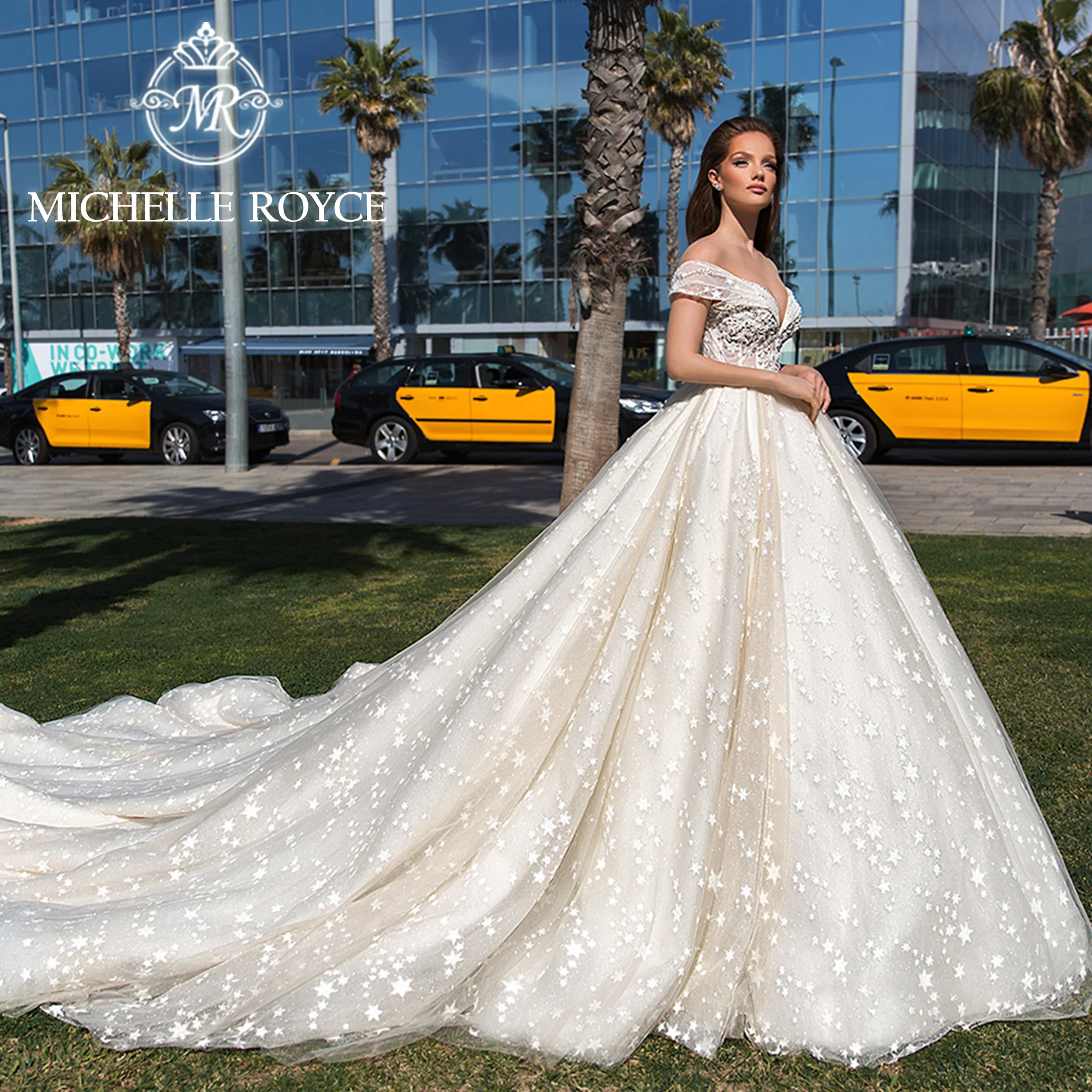 Michelle Royce-Robe de mariée avec appliques de perles, robe de mariée, robe de train royal, robe de Rh, sexy, hors initié, chérie, éducatif