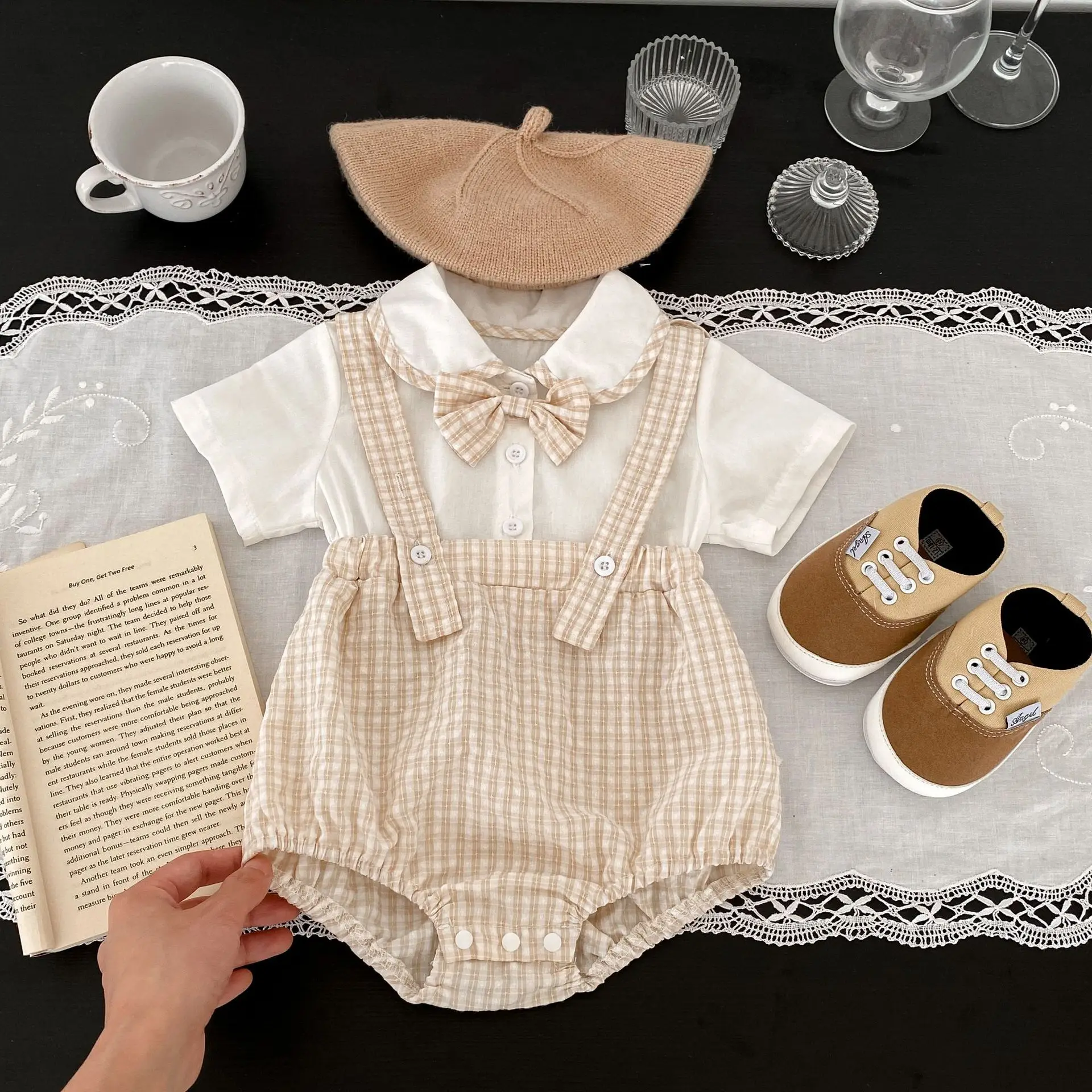 Summer Infant and Child Bodysuit 100% Cotton Versatile Doll Collar Collar Collar Plaid Fake Two Piece Triangle Romper Creeper