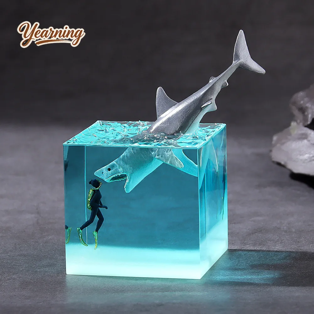 

Ocean Resin 5cm Cube Whale Ornament | Glowing Night Light for Home Decor & Birthday Gift