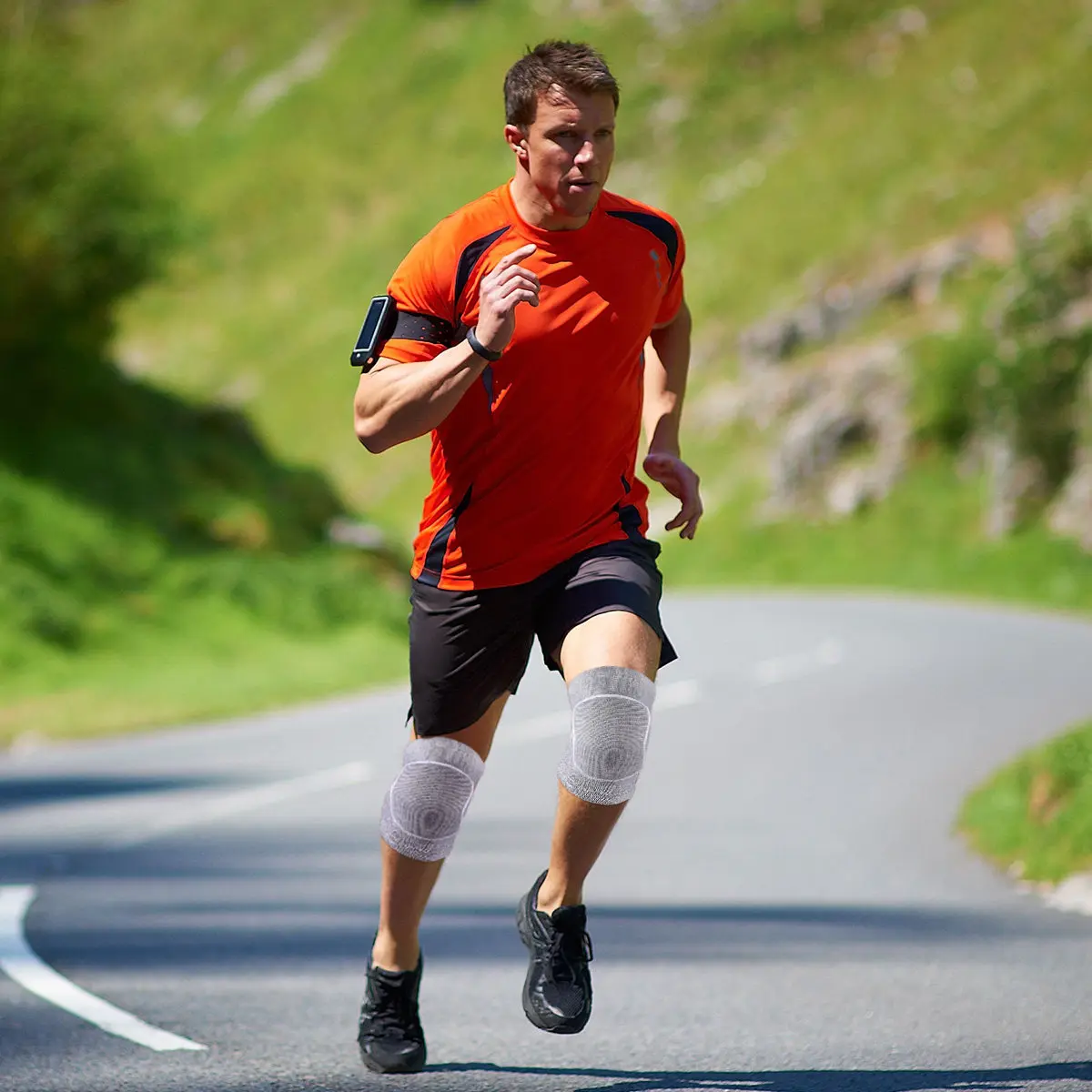 1Pair Soft Lightweight Knee Brace with Excellent Elasticity and Ventilation for Outdoor Sports Warm Protection
