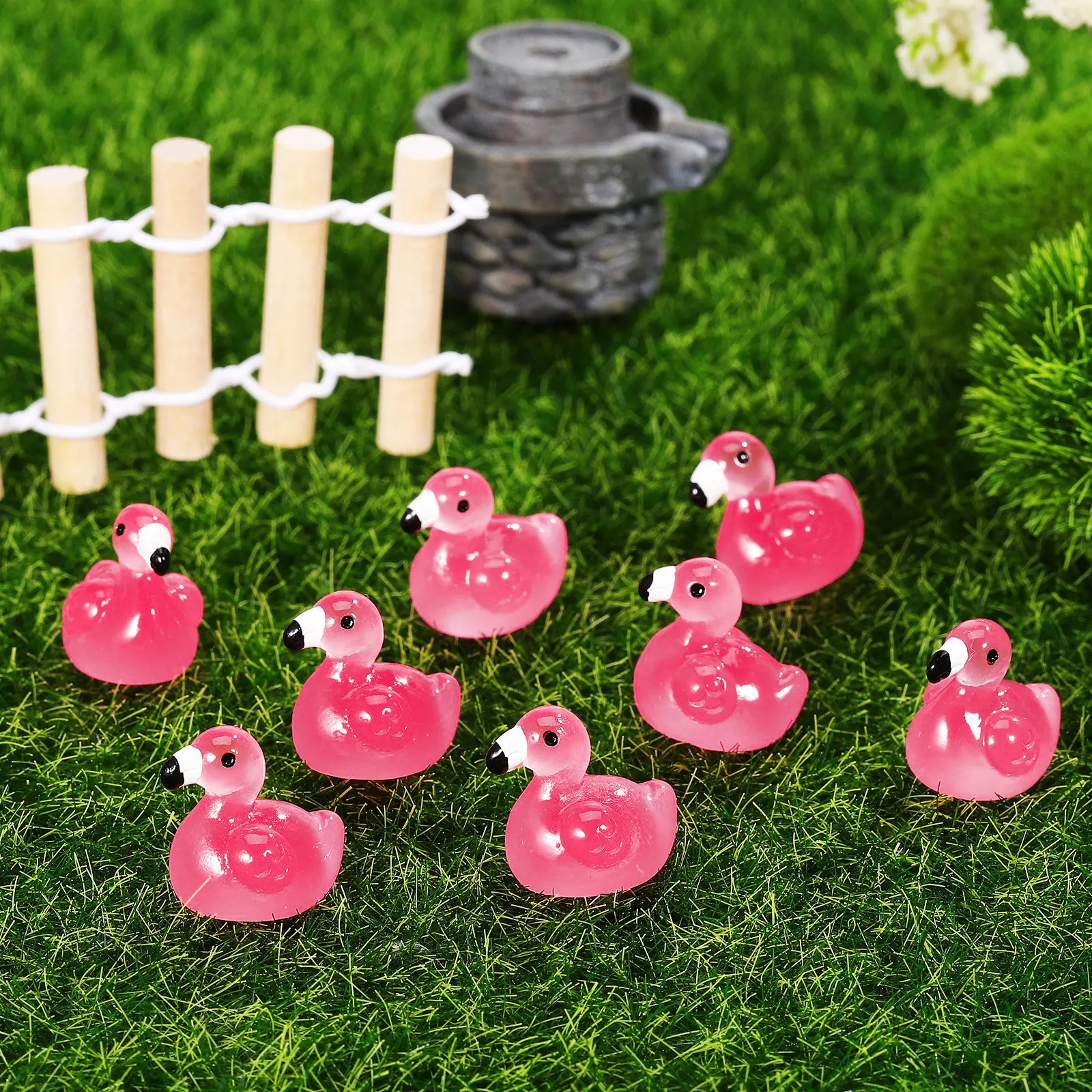 100Pcs Glow In The Dark Mini Figurines For Garden Decor Party Decoration Resin Flamingo Ornaments Tiny Favor