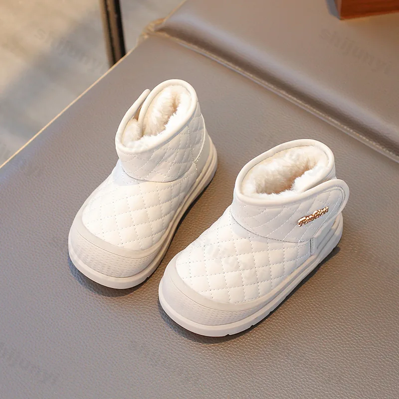 Winter Baby Snow Boots 2025 New Cotton Shoes Soft Soled Baby Walking Shoes Outdoor Warm Boys Girls Comfortable Casual Shoes