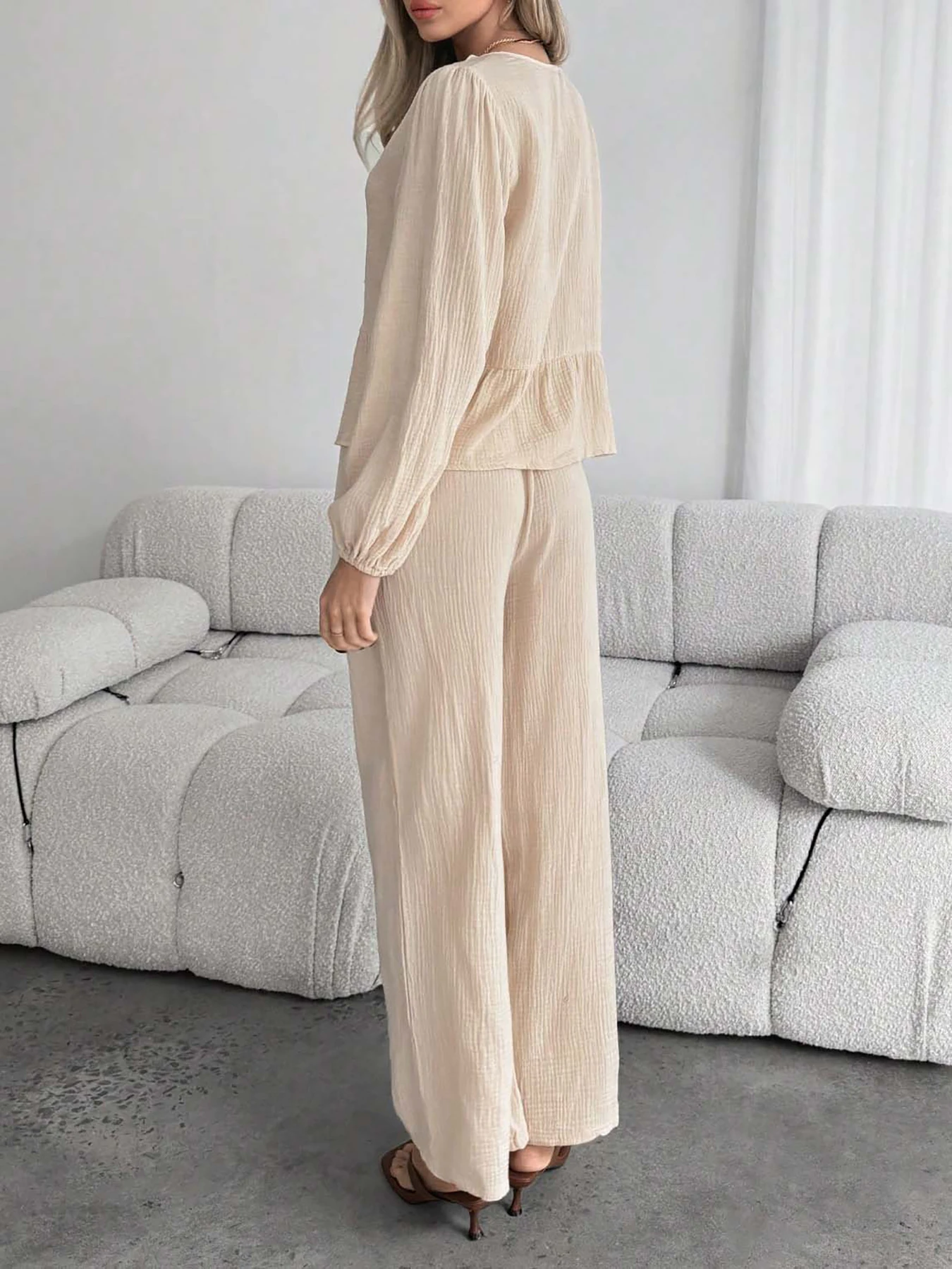 طقم كاجوال وأنيق، قميص علوي بحزام صدر وأكمام طويلة، سروال بلون سادة، طقم نسائي، طقم نسائي شابات 1262