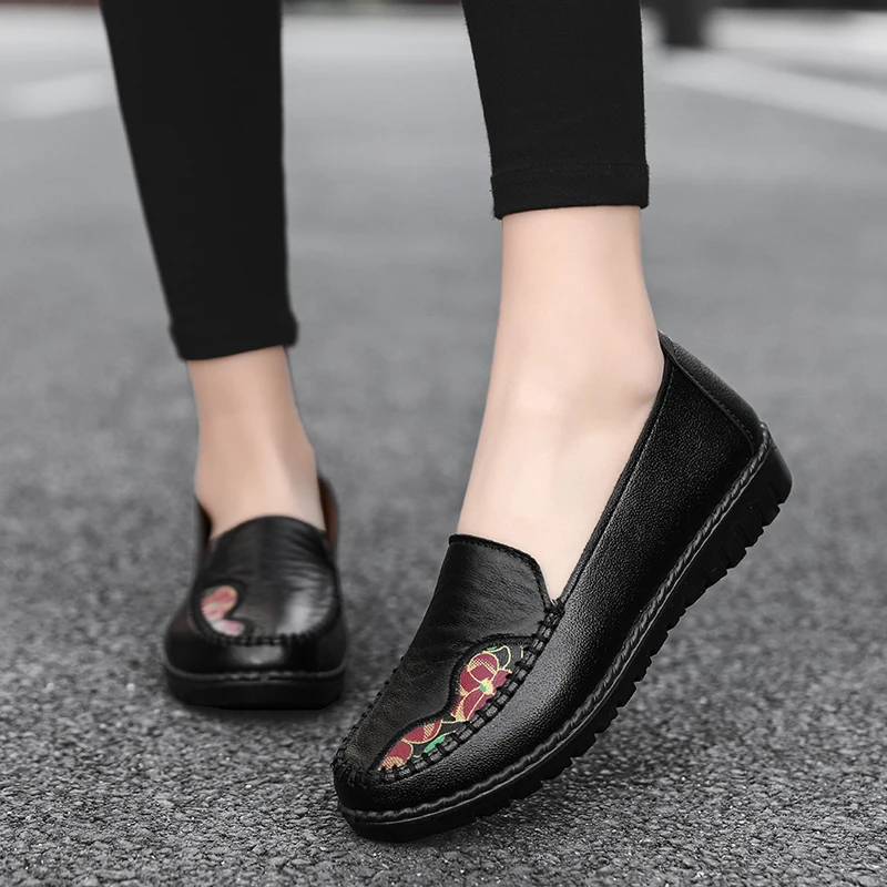 Summer Women's Casual Shoes Leather Women Flats Shoes Loafers Slip-on Ladies Lightweight Moccasins Designer Shoes Zapatos Mujer