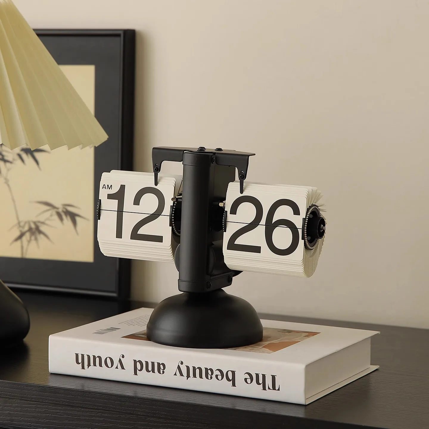 

Luxury Auto-Flip Clock - Retro Mechanical Desk Decor with Digital Display, Silent & Stylish for Home/Office, Perfect Gift Idea!
