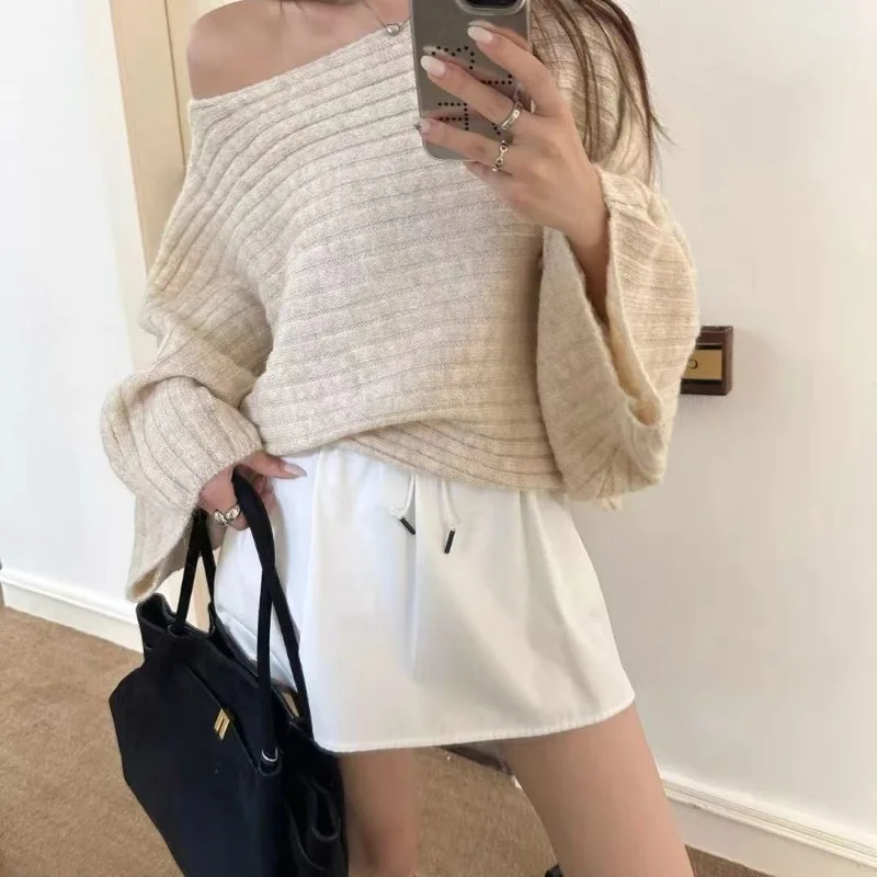 

2025 Autumn Solid Color Batwing Design Loose-Fitting Pullover Long-Sleeved Knitted Shirt