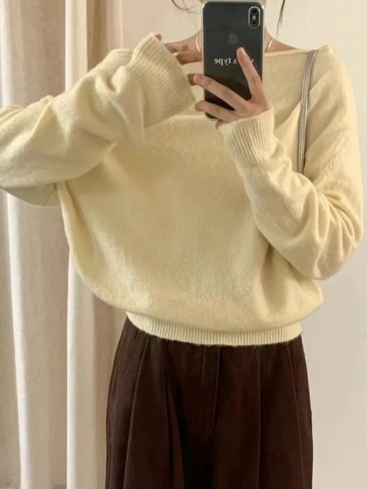 シックな秋の新作ヴィンテージ風イレギュラーショルダーネックロングスリーブニットセーター レディース おしゃれ 通勤 無地 おしゃれ