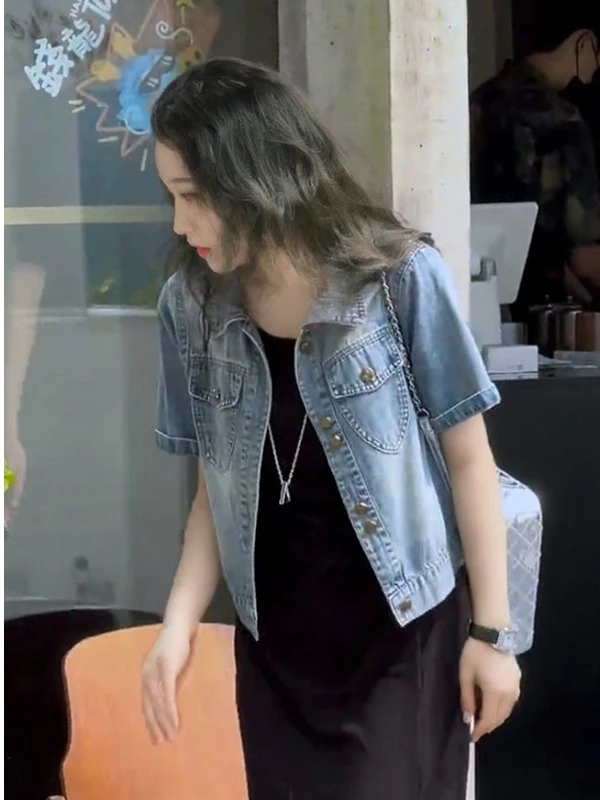 سترة نسائية ort Denim Jaet صيف 2025 تصميم جديد هونج كونج Sle ريترو بياقة مقلوبة ort Sve irt توب فضفاض مناسب ولكن...