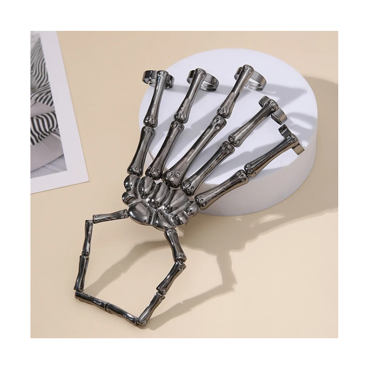 Fashion Personality Punk Skeleton Hand Bone Versatile -Finger Ring Bracelet Adjustable All-In-One Chain