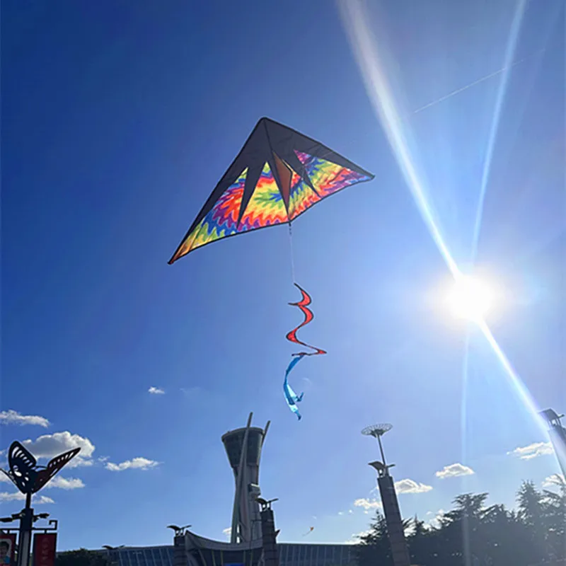 Darmowa wysyłka trójkąt płomienia latawiec spiralny skręt ogon wiatr latawce pipas voadoras coloridas paralotniarstwo nadmuchiwane zabawki cometas