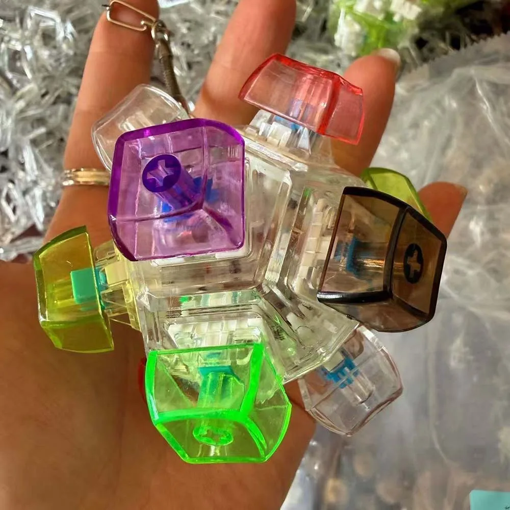 NIEUW LED-toetsenbord sleutelhanger Fidget Toys Crystal Clicker Zintuiglijk speelgoed voor stressverlichting Toetsenbord sleutelhanger Fidget Toy voor volwassenen Kinderen