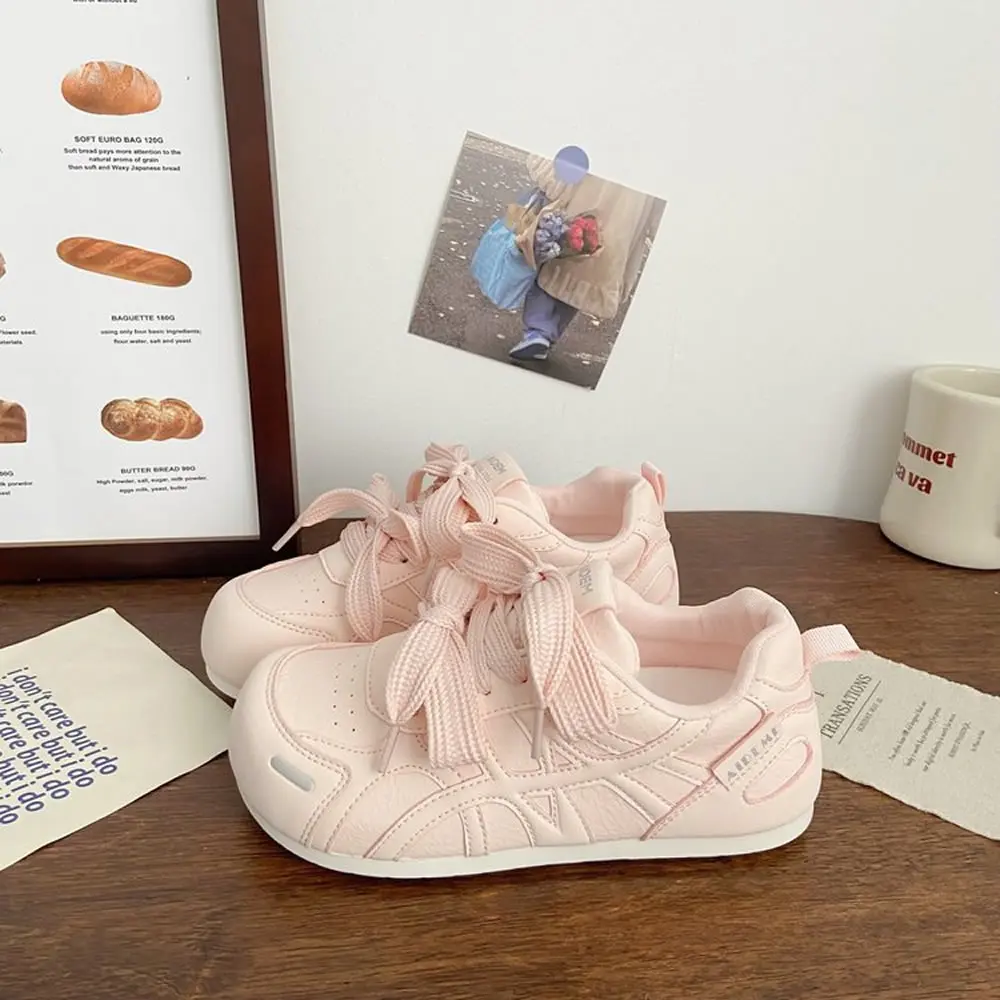 القبيح لطيف سميكة القاع تعزيز أحذية رياضية بيضاء المرأة خريف نمط جديد نفخة تنفس طالب المرأة حذاء مسطح قماش المواد