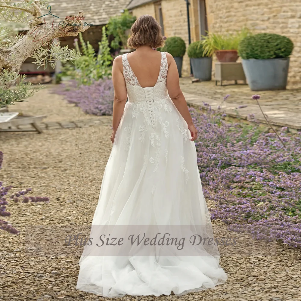 Classic V Neck Wedding Dresses Plus Size Tulle Bride Gowns Appliques Sleeveless Back Lace up Sweep Train A-Line Vestido De Noiva