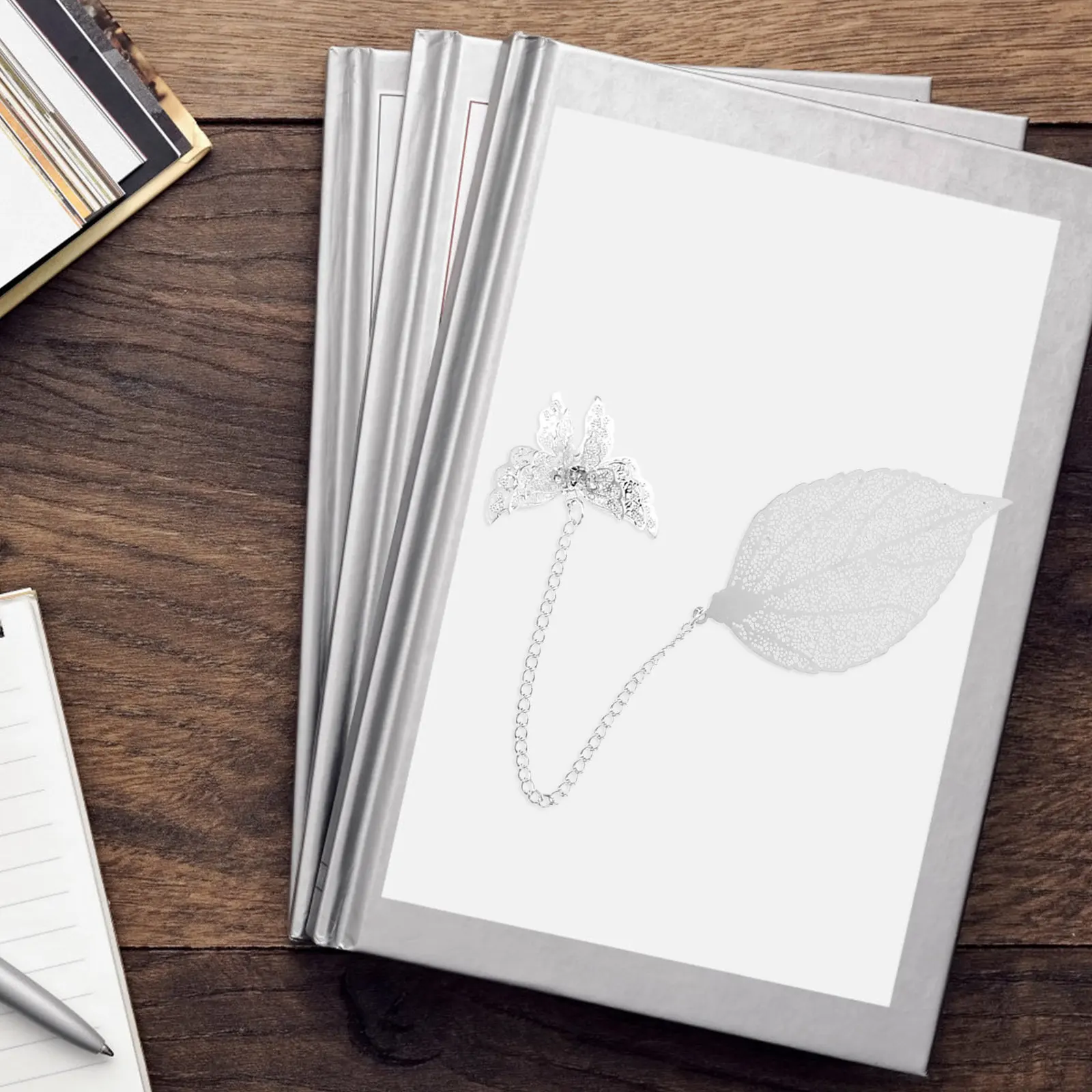 

Металлическая закладка в винтажном китайском стиле с изящным листом, креативный подарок на выпускной, декоративный флаг-маркер для страниц