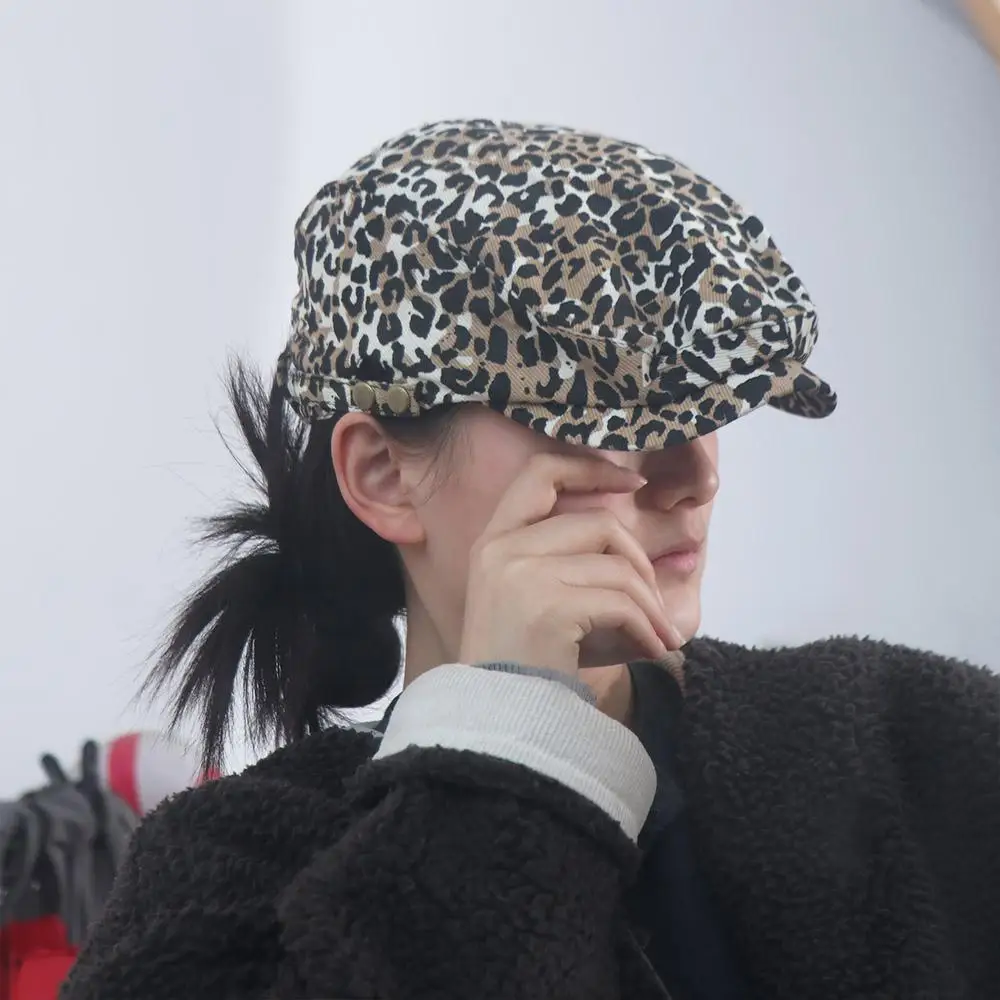 

Vintage Korean Style Leopard Print Beret Classic Flat Leopard Painter Hat Spicy Girls Y2k Newsboy Cap Women