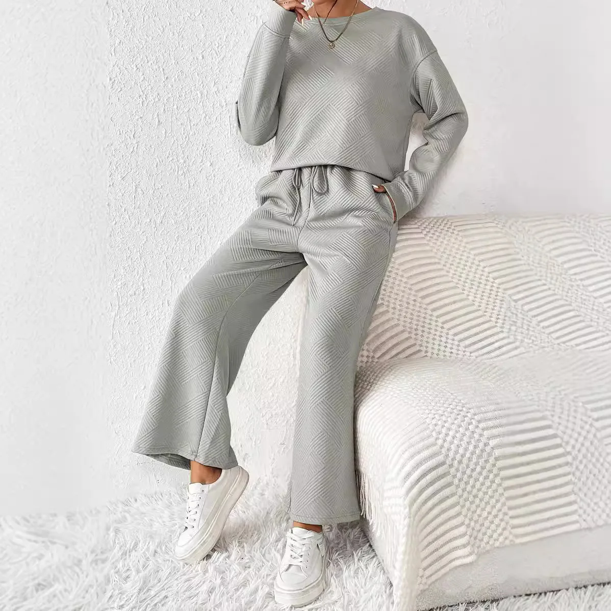

2025 Autumn/Winter New Solid Color Texture Loose Knitted Set for Women