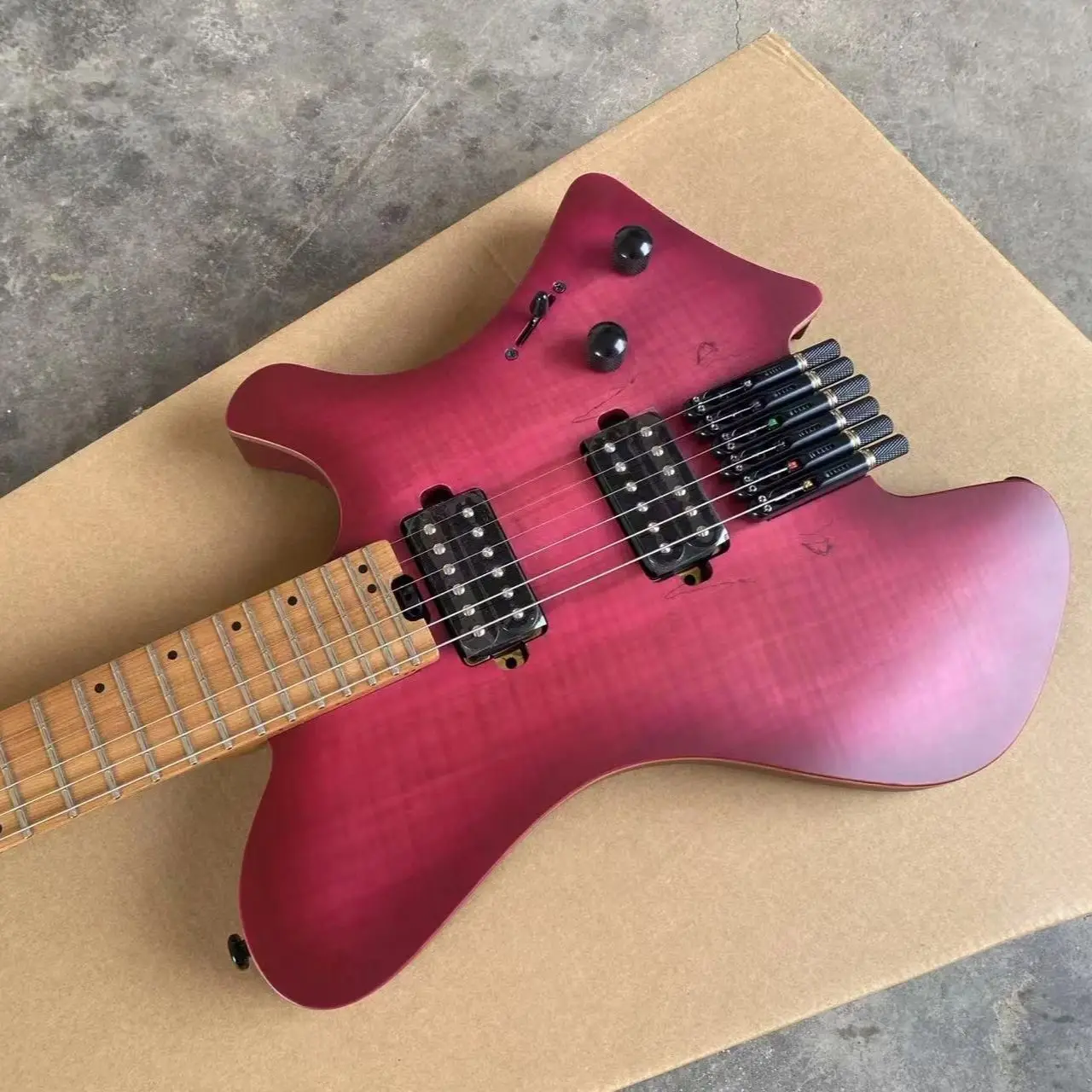 Acepro-Guitarra Elétrica Headless, Gloss roxo Koa Top, trastes de aço inoxidável, assado Bege pescoço, Preto Hardware