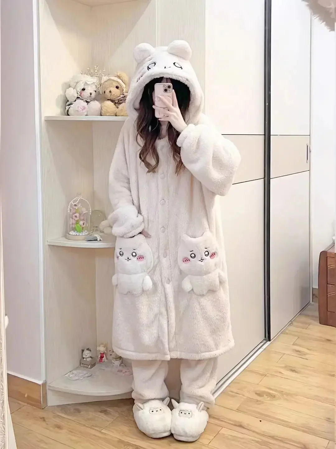 Chiikawa Autumn and Winter Pajamas Women's Velvet Nightgown Plus Velvet Thickening Cute Outer Wear Winter Home Clothes Set