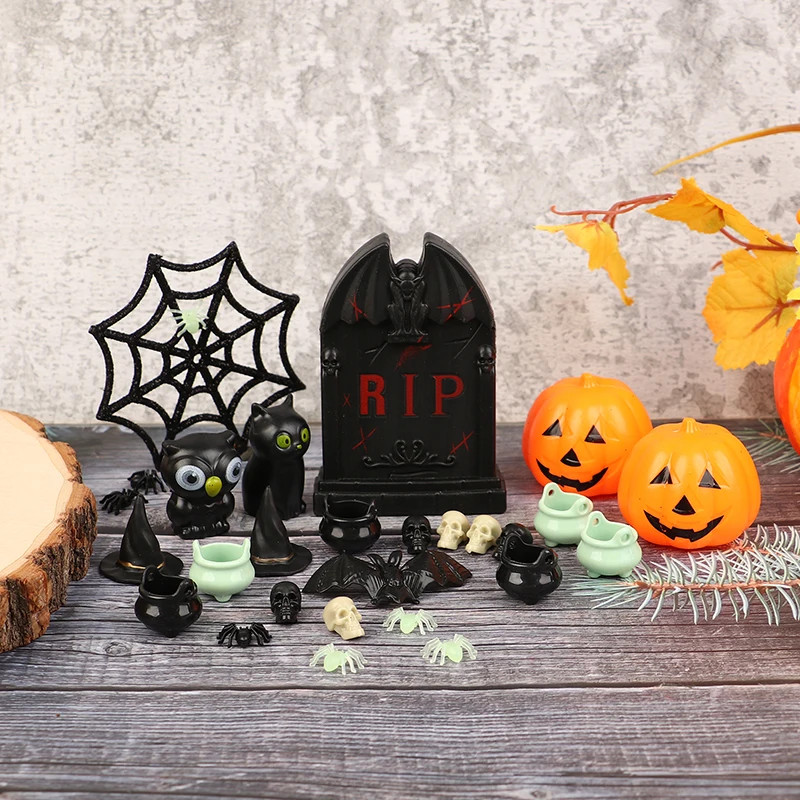 1Set Miniature Halloween Witch Decor Mini Ornaments Figures Cat Spiders Black Broom Hat Cauldron Heads Spider Web Dollhouse