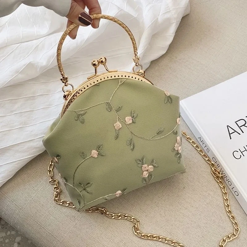 Vintage Embroidery Lace Flowers Shell Lock Purses for Women Wedding Bag Small Chain Women Shoulder Crossbody Bag Fringe Bags