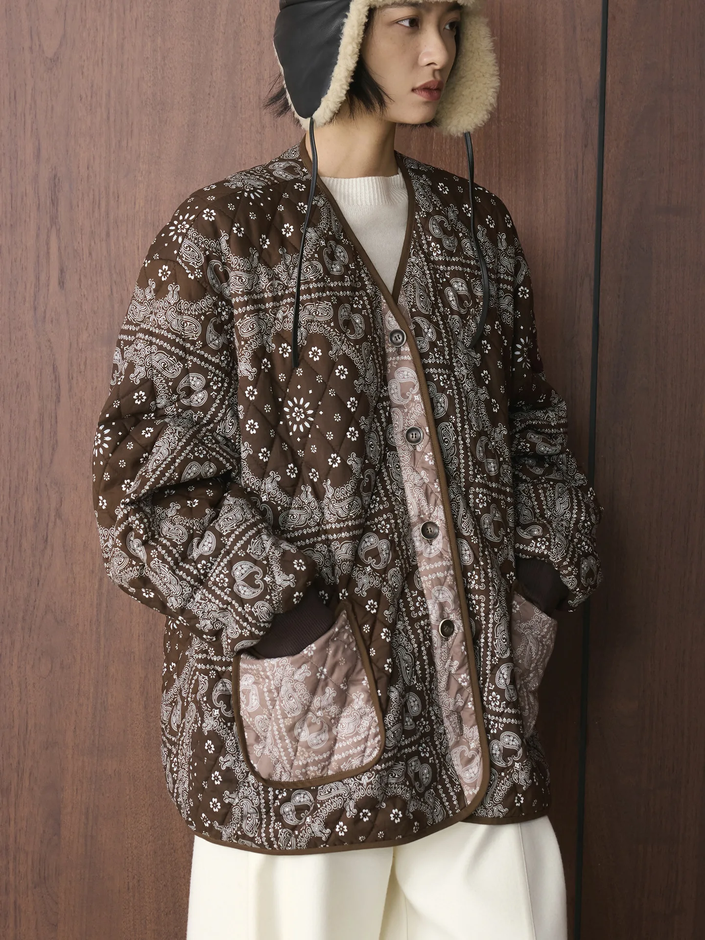 

Winter Japanese retro fashionable paisley pattern contrasting color V-neck button cotton coat loose warm jacket for women