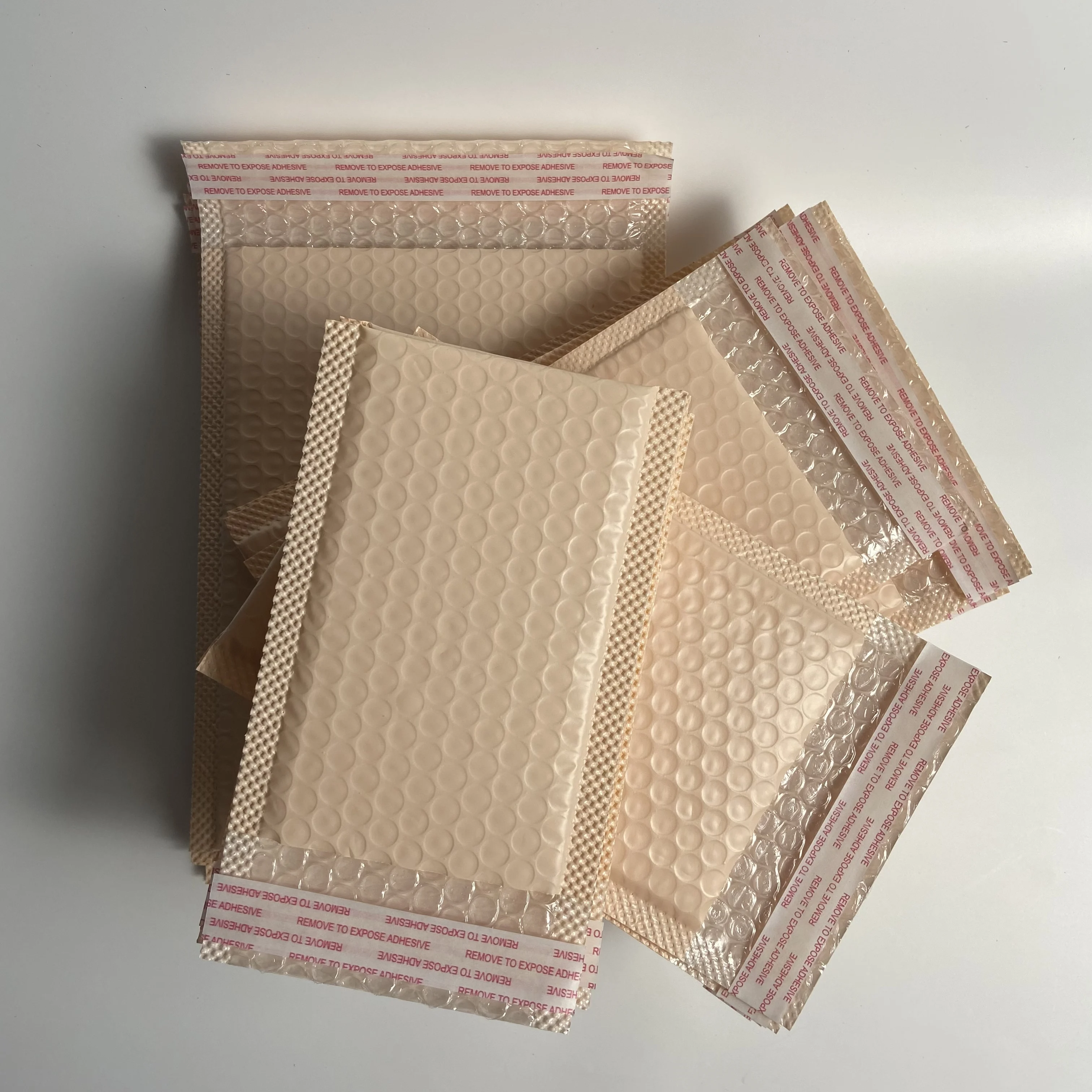 10 Buah Tas Pengiriman Warna Nude Mailer Gelembung Tas Kemasan Segel Mandiri Kemasan Amplop Empuk untuk Usaha Kecil