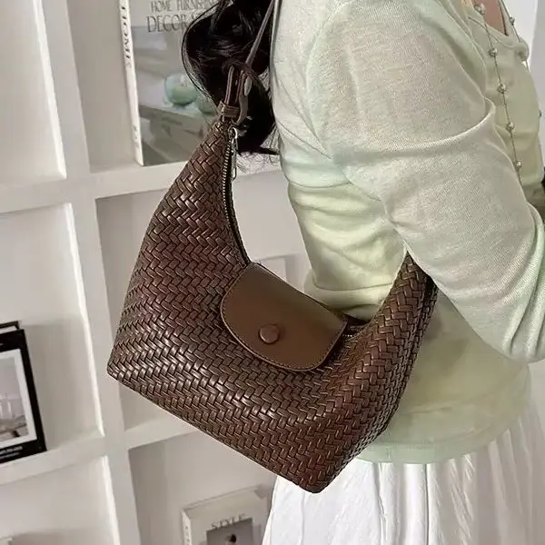 CLAREGQI  Women Mini Woven Handbag Vintage Braided Leather Top Handle Bag Casual Crossbody Shoulder Bag Daily Small Lunch Bag
