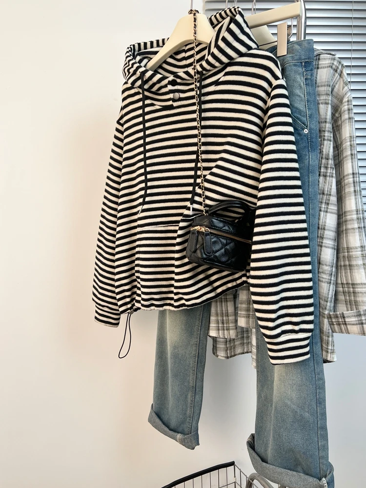 

Женская свободная толстовка с длинными рукавами в полоску, повседневный топ больших размеров, стройнящий силуэт, модная уличная одежда в корейском стиле, удобная и стильная.