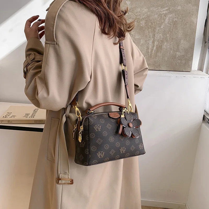 حقيبة مربعة مطبوعة لعام 2025، محفظة كتف بحزام عريض للنساء، حقيبة كروس كلاسيكية، حقيبة بسيطة من اليوم إلى الليل، محكم #3